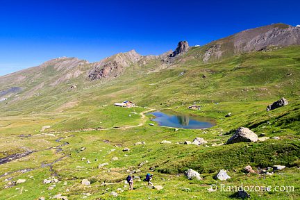Refuge et lac de la Blanche