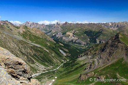 Vue sur la vallée depuis le col des Grangettes