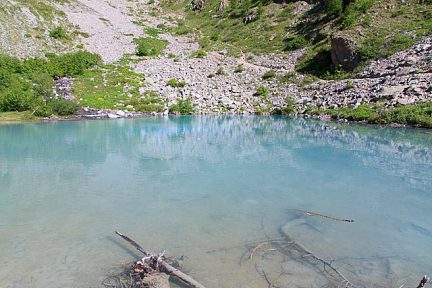 Lac de la Douche et le col où il faut monter