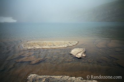 Lac des Especières sous la brume, col de Tentes