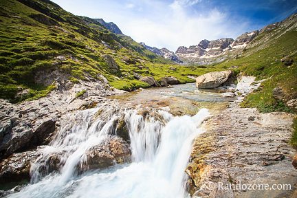 Cascade dans le cirque d'Estaubé