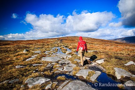 Randonnée dans les montagnes d'Irlande