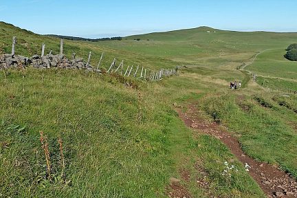 Puy de Gudette et randonneurs