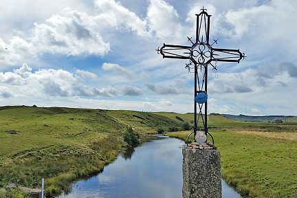 Croix devant le Bès