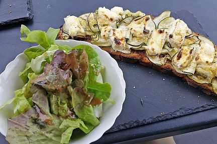 Tartine salée à la Maison de l'Aubrac