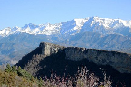 en montant au sommet