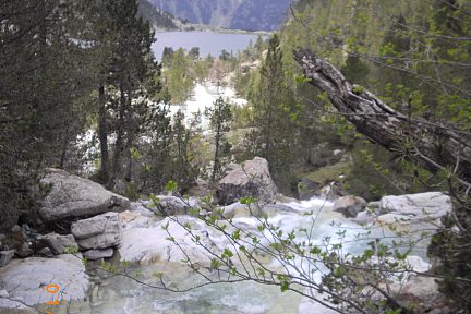 Lac de gaube sur le chemin des Oulettes