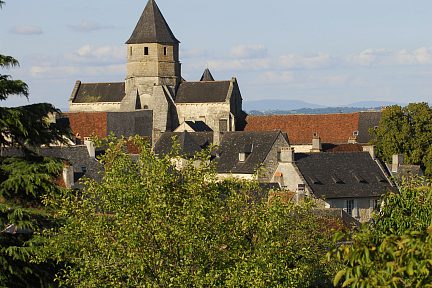 Le village de St Robert et ses toitures d'ardoise