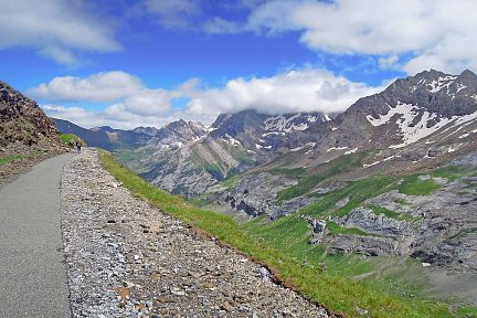Chemin qui va au Col de Tentes