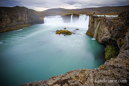 Cascade de Godafoss, facilement accessible