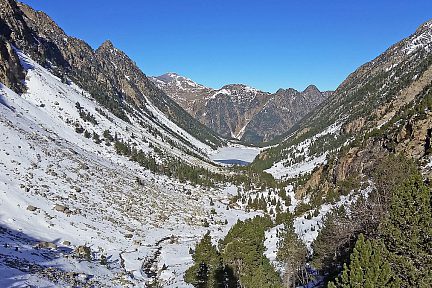Dans la Vallée de Gaube, le lac