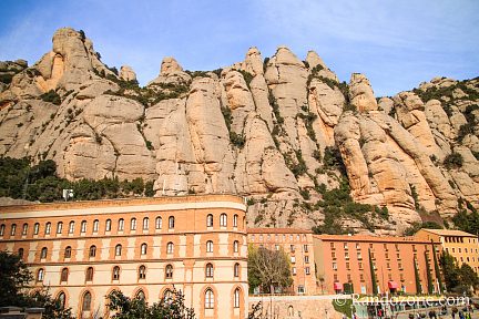 Les montagnes au-dessus du monestir