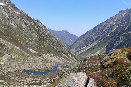 Sur la rando du Tour des lacs, départ du lac d'Estaing