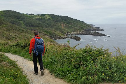 Juste après le phare de Hondarribia on commence à longer la côte