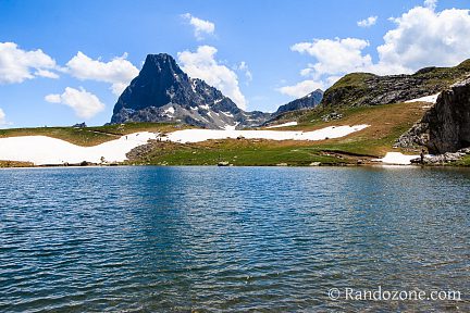 Lac Castérau et pic du Midi d'Ossau