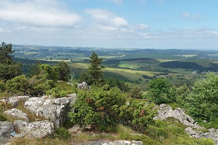 Puy de la Tuile : vue panoramique depuis le sommet