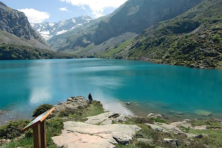 Eaux turquoises du lac des Gloriettes