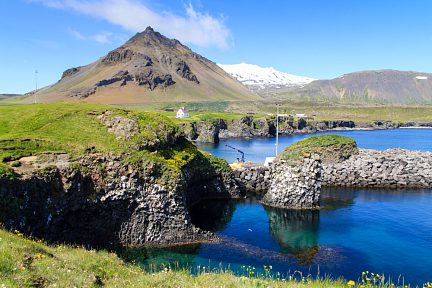 Snæfellsjökull veille sur Arnarstapi