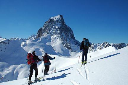 Découverte du pic du Midi d'Ossau par les randonneurs