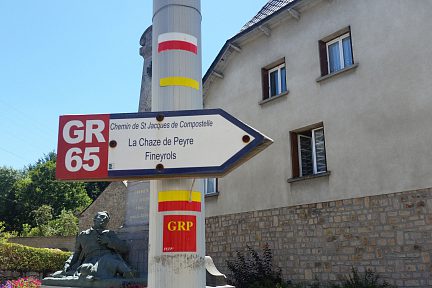On suit le GR65 au début