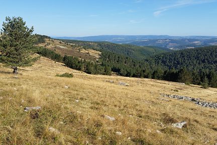 Vue sur la vallée vers le Bleymard