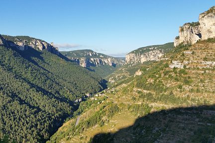 En montant vers le hameau de Cassagnes