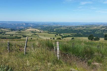 Vue dégagée sur la Vallée du Lot