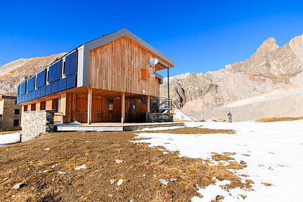 Nous passons au refuge du col de la Vanoise