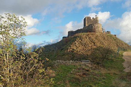 Autre vue du château de Calmont d'Olt