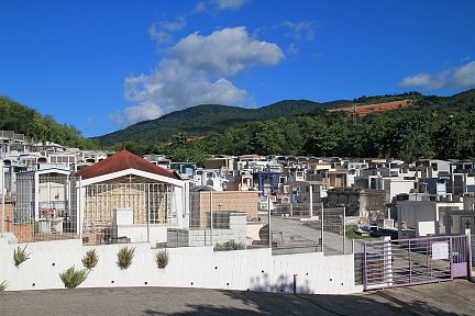 Le cimetière de Deshaies