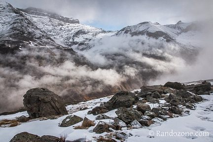 Les nuages progressent dans la vallée
