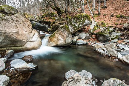 Encore une cascade dans le bois de Bué