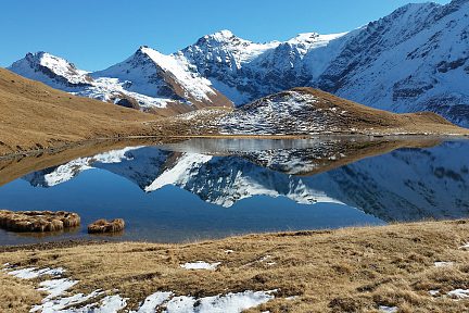 Superbe reflet sur le lac du Clou