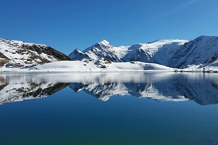 Magnifique reflet sur un des lacs Verdet