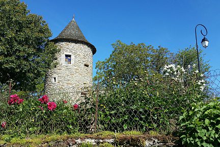 Dans le village du Fel, au-dessus d'Entraygues
