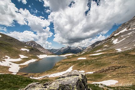 Au dessus du lac de Lapazosa en Espagne