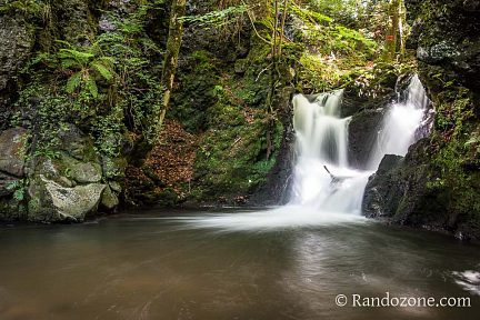 Une cascade difficile d'accès