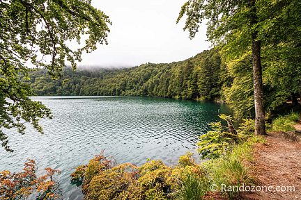 Nous faisons le tour du lac Pavin