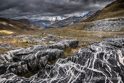 Nuages menaçants sur les Pyrénées