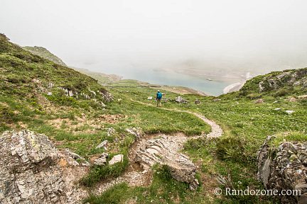 Descente vers le lac d'Ossoue