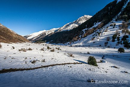 Lumière rasante près du lac d'Estaing