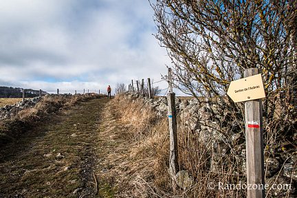 Début de la randonnée du lac des Salhiens