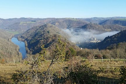 Une vue somptueuse sur la Vallée du Lot, le Lot et Estaing