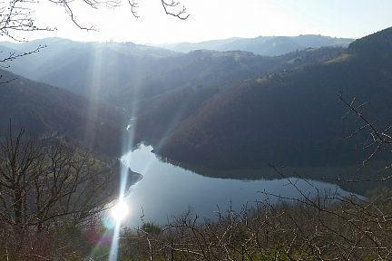 Couesque et son joli lac au petit matin