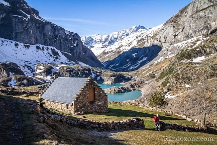 Grange au dessus du lac des Gloriettes