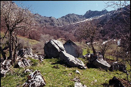 Cabane de Lhèze, vue sur le cirque de Lescun