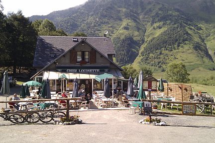 Petite pause Chez Louisette avant la descente