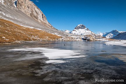 Glace sur le lac du col de la Vanoise