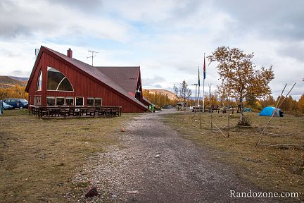 On passe près du camping et du restaurant