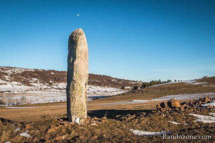 Un des plus beaux menhirs de la rando